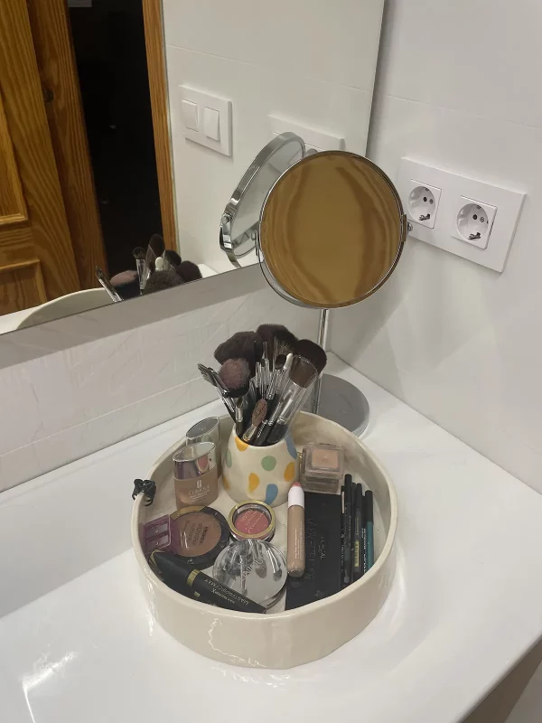 Set de maquillaje en baño
